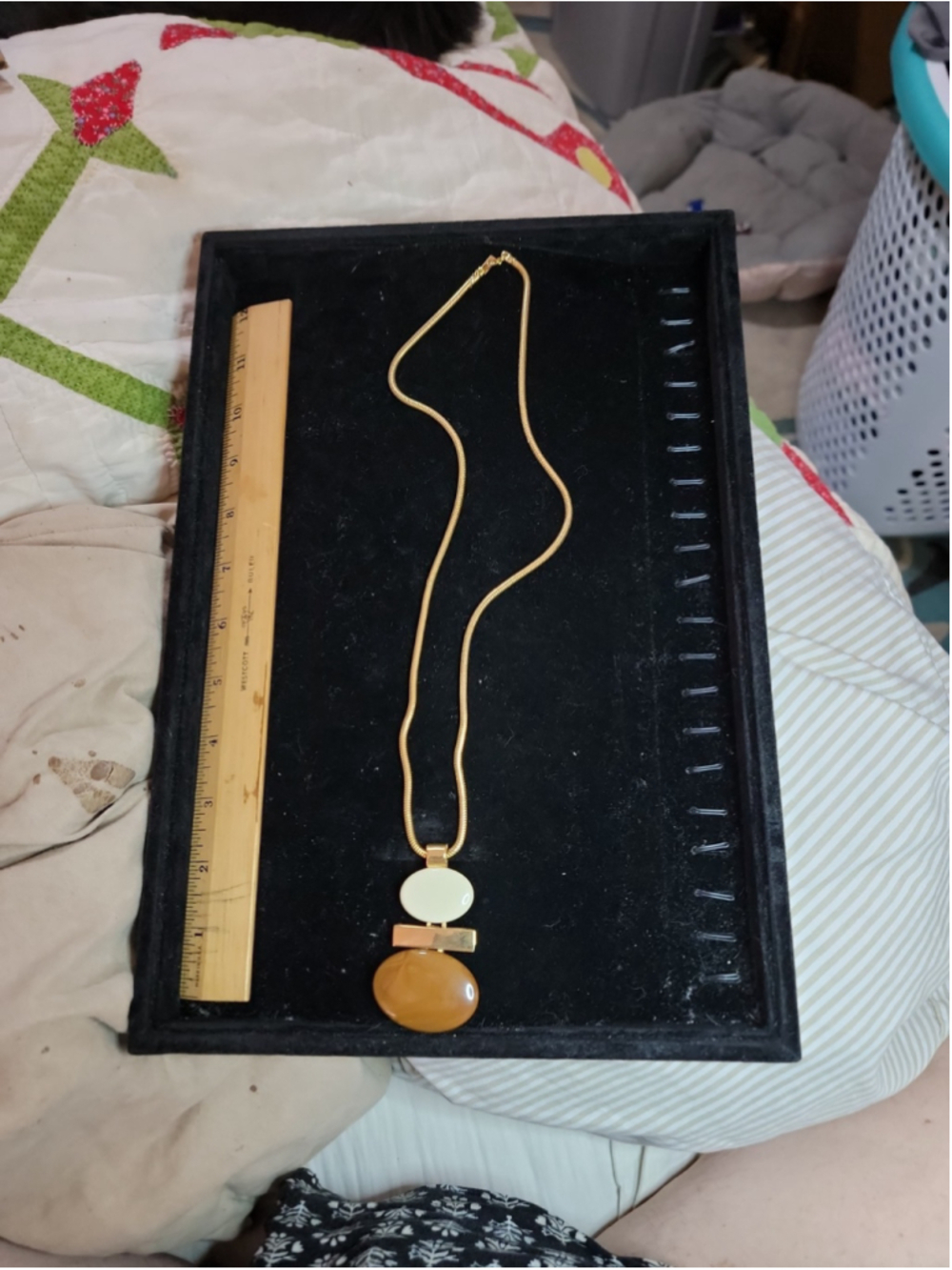 Vintage Collectible AVON Statement NECKLACE...Brown & Cream Pendant - Picture 2 of 9
